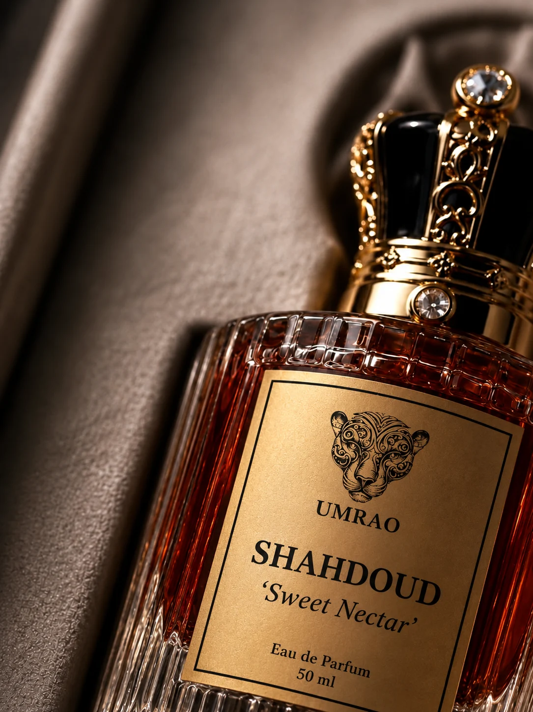 Shahdoud on velvet